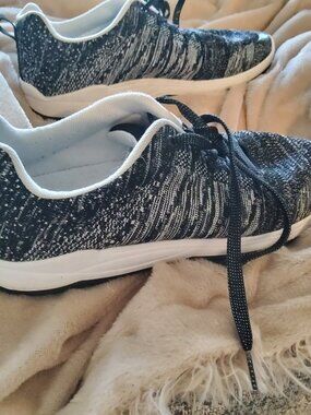 Drew Galaxy Black and White Stretch Women's sneakers size 10M